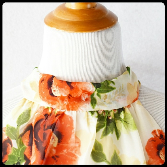 Floral Top - Picture 2 of 8